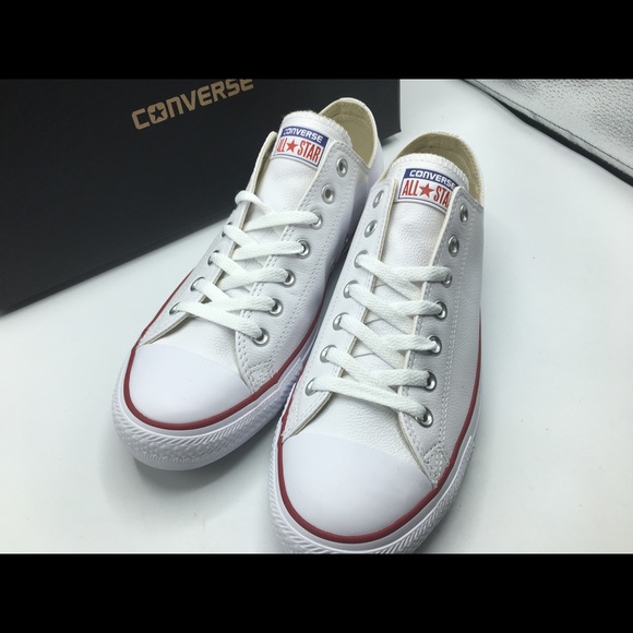 Converse Men’s Leather Low Chuck Taylor All Stars - Picture 2 of 8
